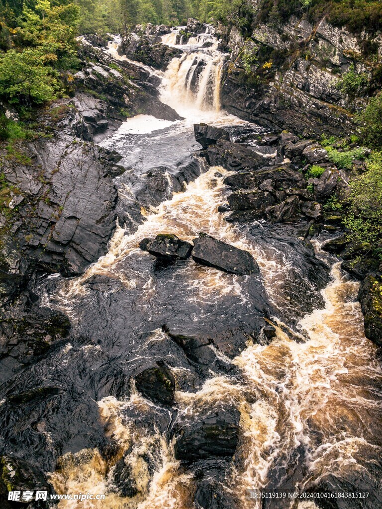 瀑布风景