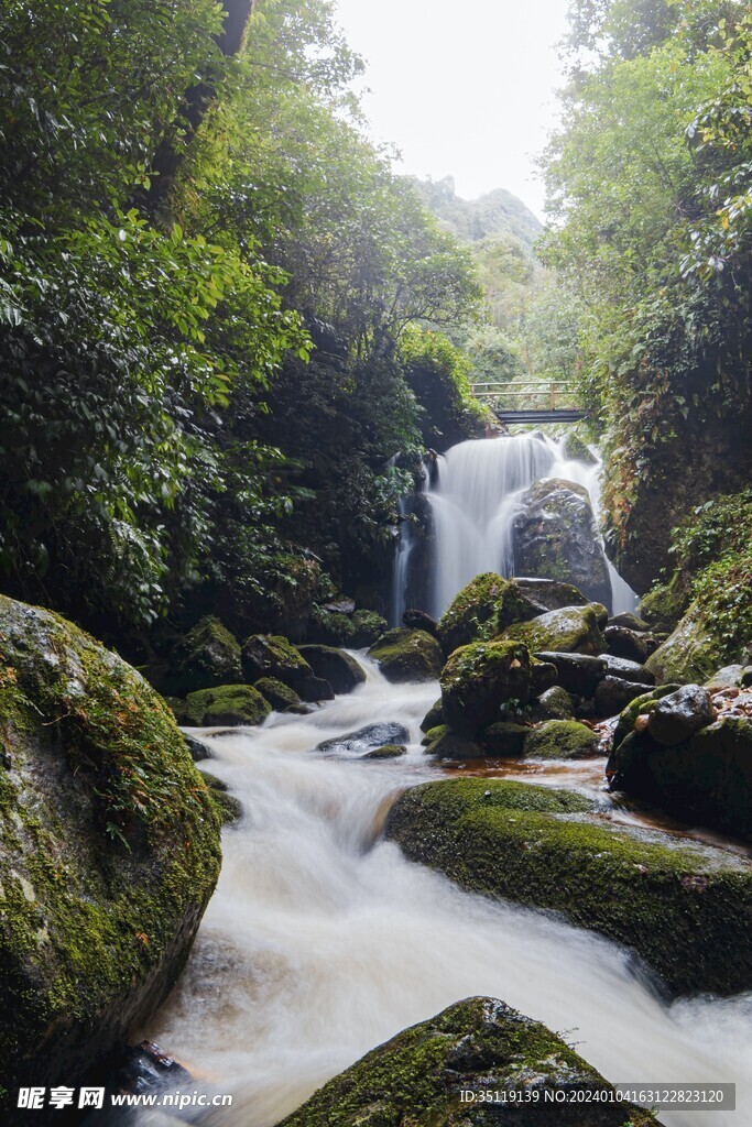 瀑布风景