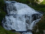 山涧溪水图片
