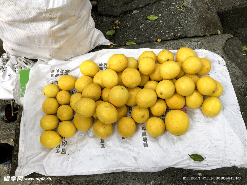 一堆柠檬