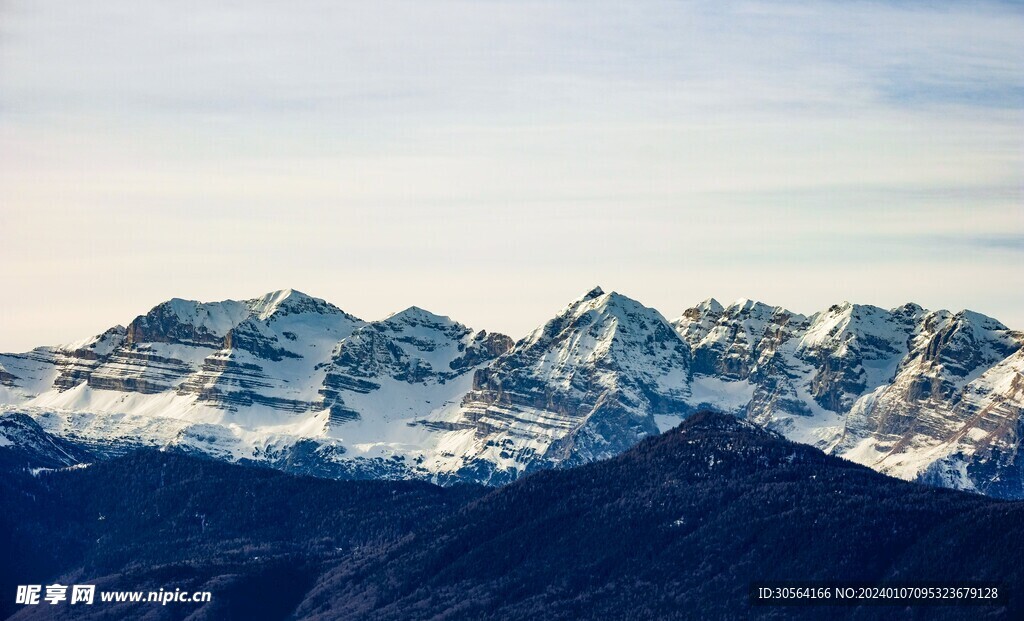 冬季雪山山脉