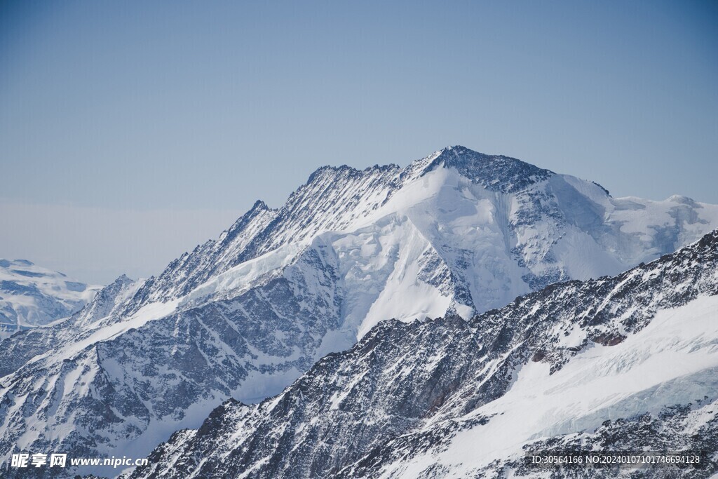 冬季雪山山脉