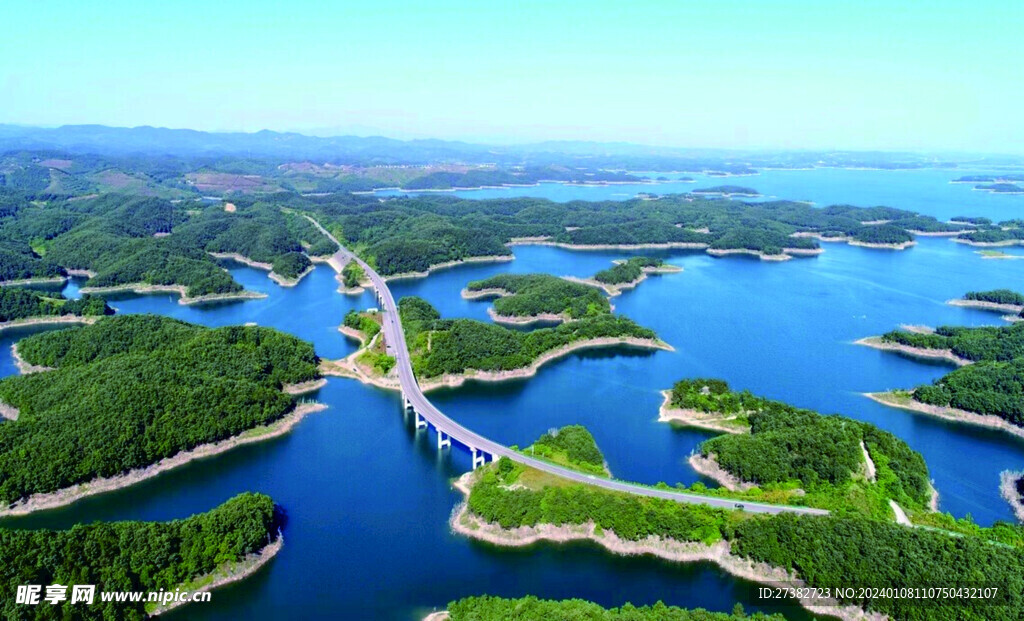 碧水连天风景