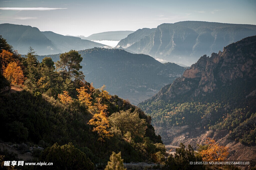 大山秋景