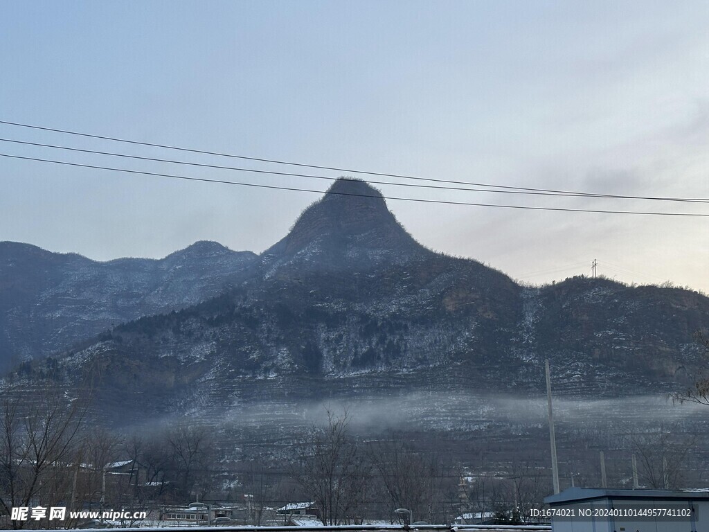 雪后的山