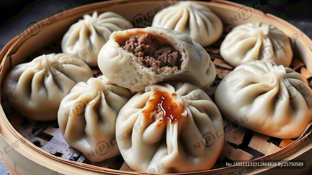 一个大包子 漏出肉馅 有热气