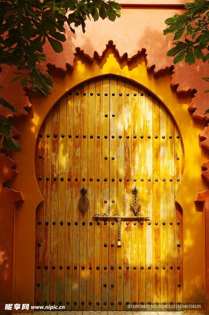 金色的门