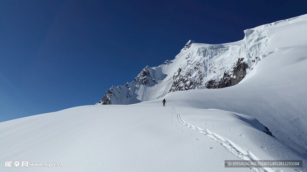 雪山山脉图片