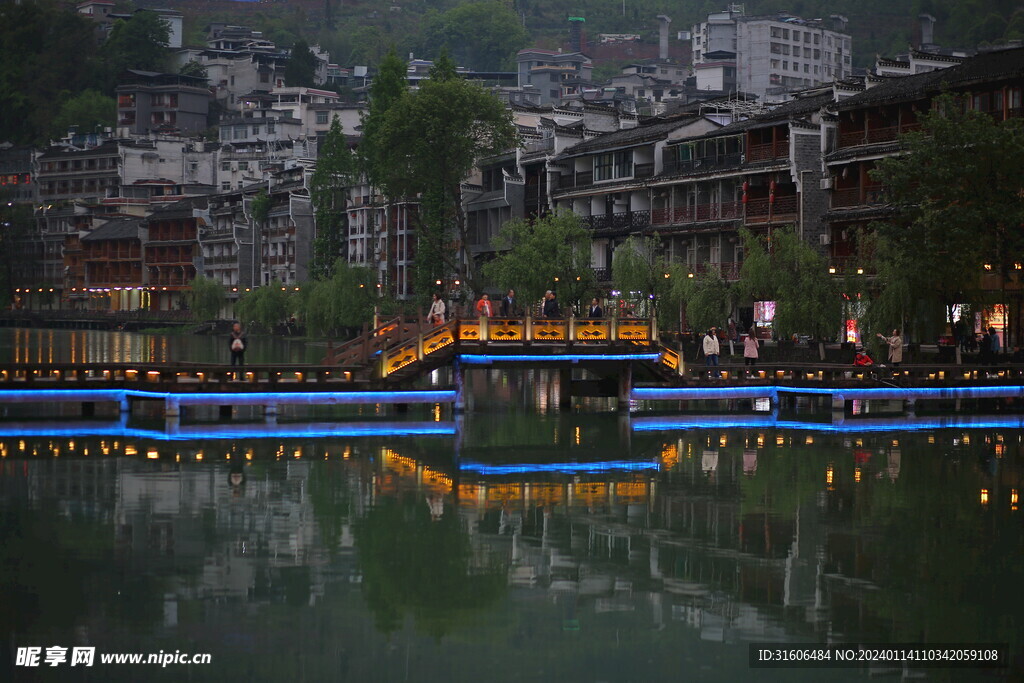 古城 夜景