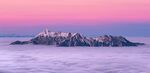 山脉湖景图片