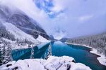 美丽湖泊山峰森林风景图片