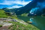 山脉湖景图片