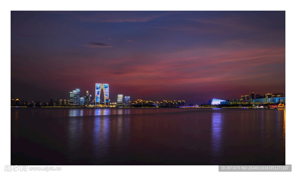 东方之门 金鸡湖 苏州 夜晚