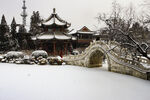 雪后亭子