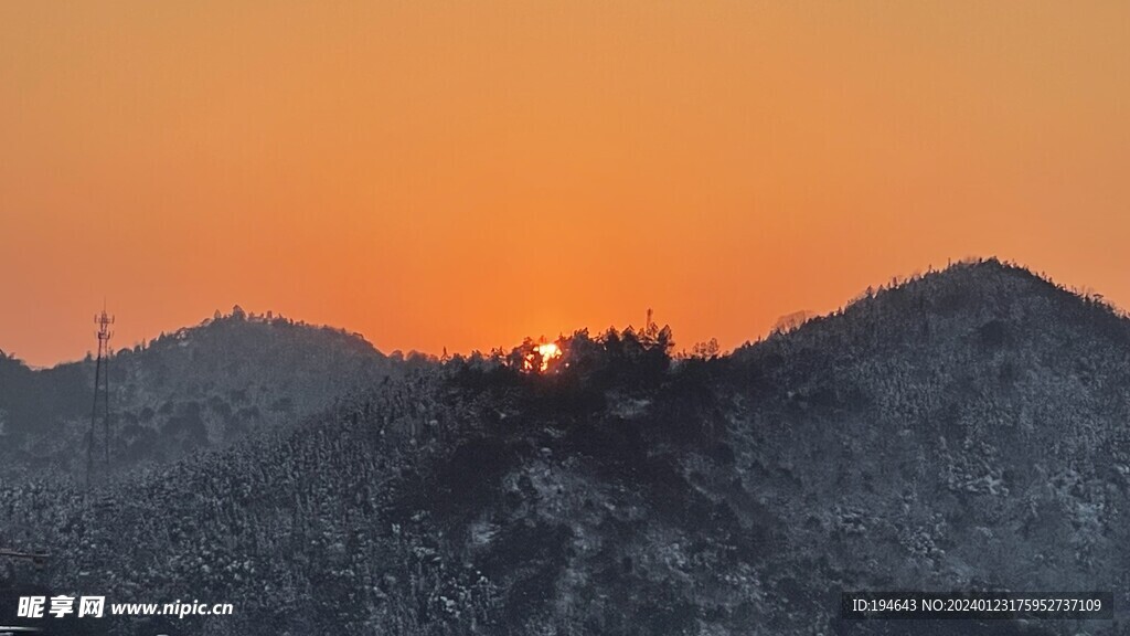 日照金山 