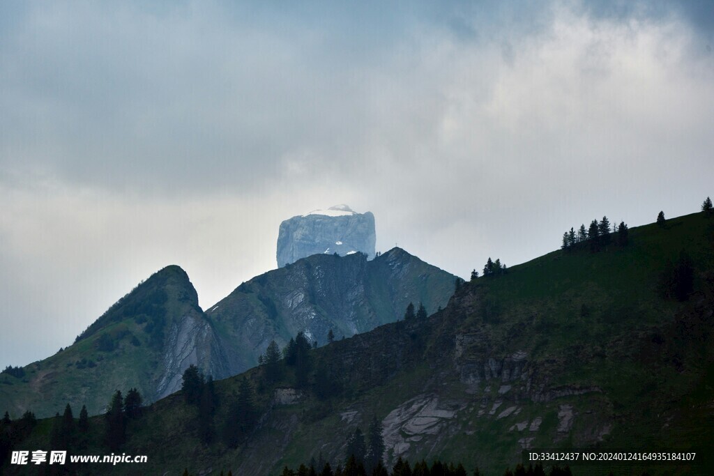 高山