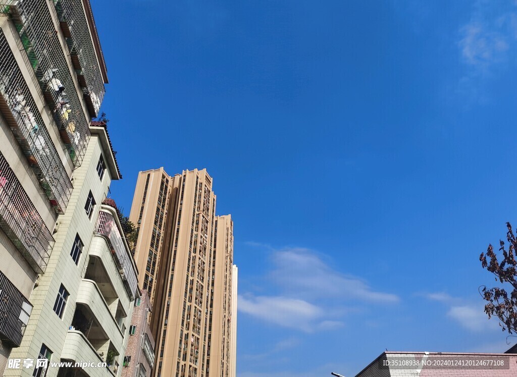 城市小区天空风景