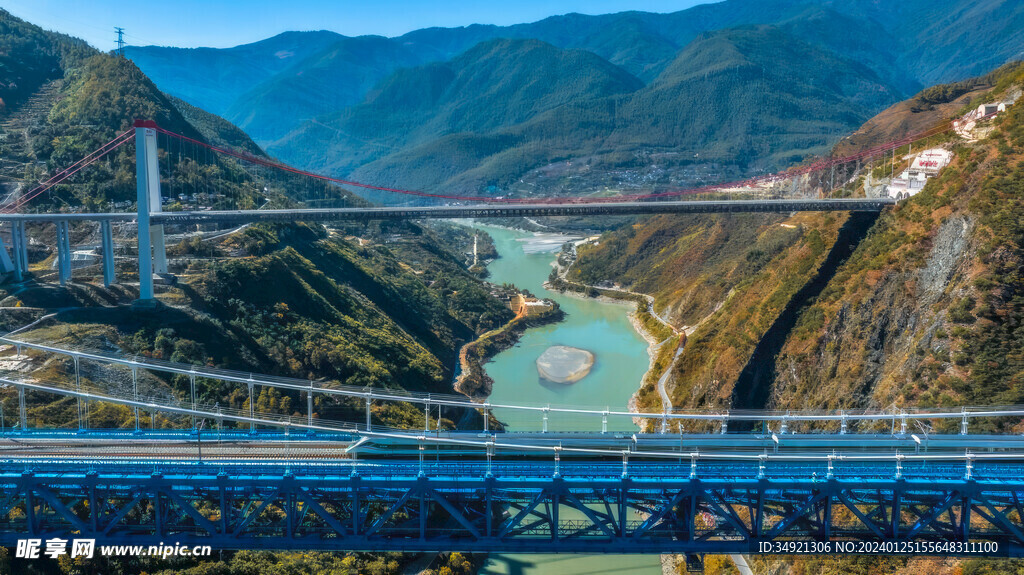 丽香公铁虎跳峡