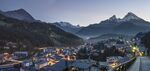 城镇雪山