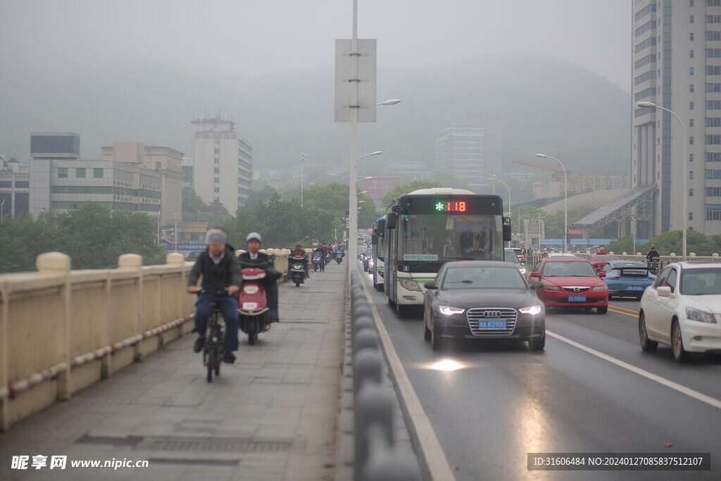 道路 汽车