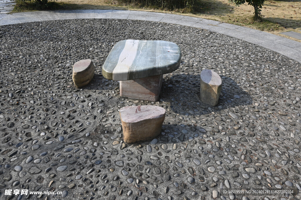 公园石凳石桌