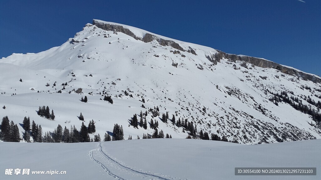 雪山山脉图片