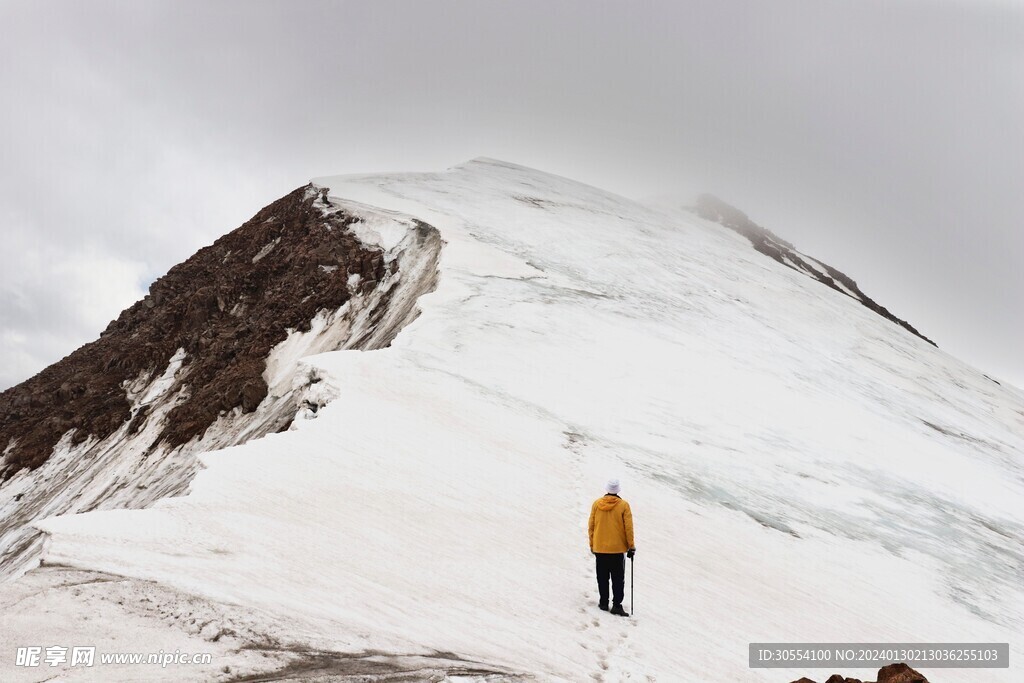 雪山山脉图片