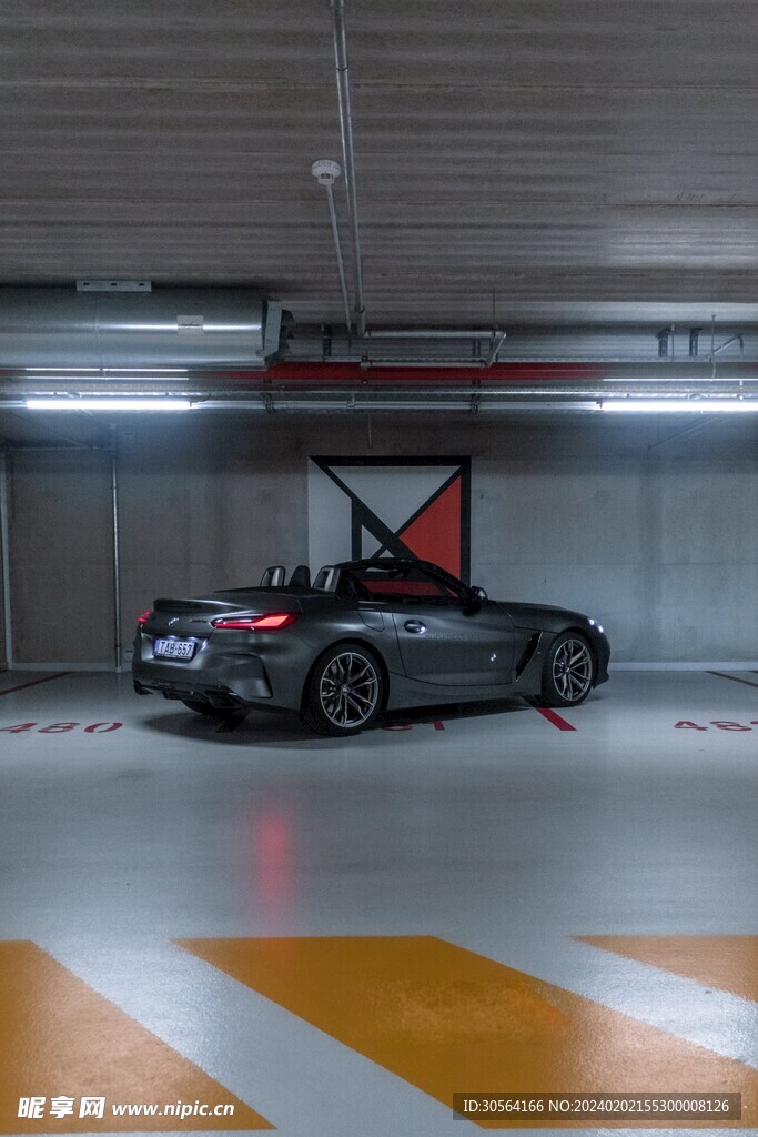 停车场汽车