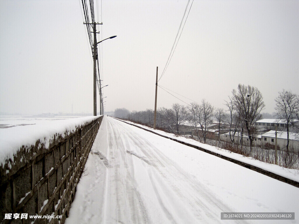 雪中青龙湖坝上公路