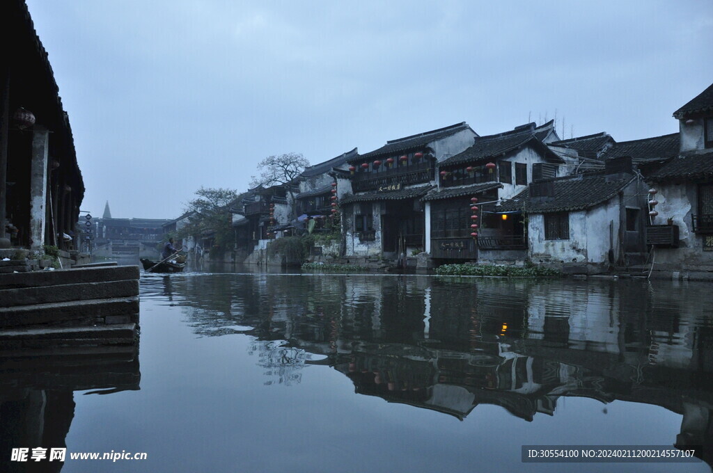 江南水乡夜景图片