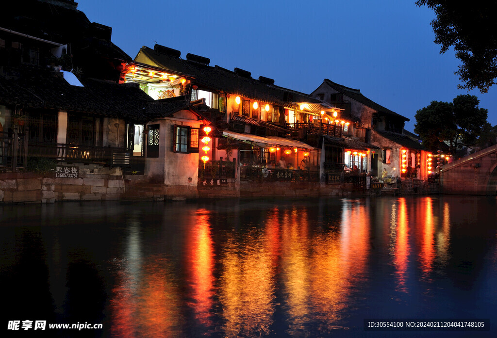 江南水乡夜景图片