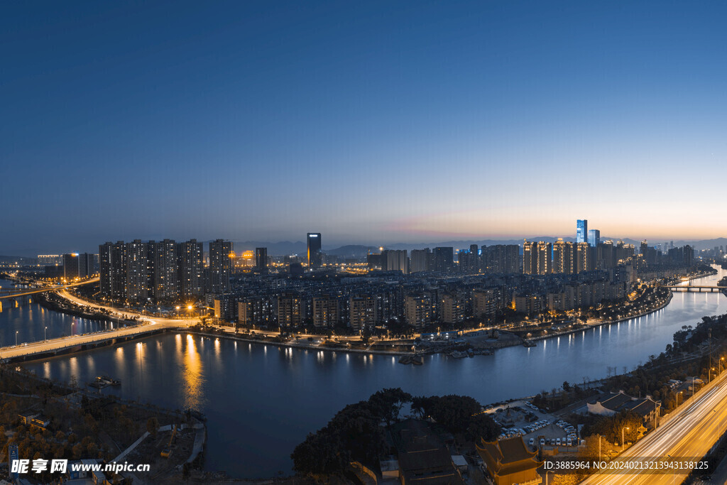城市建筑夜景图片