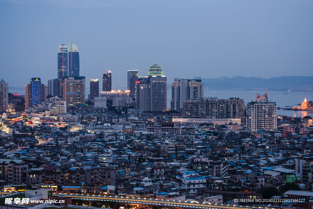 城市建筑夜景图片