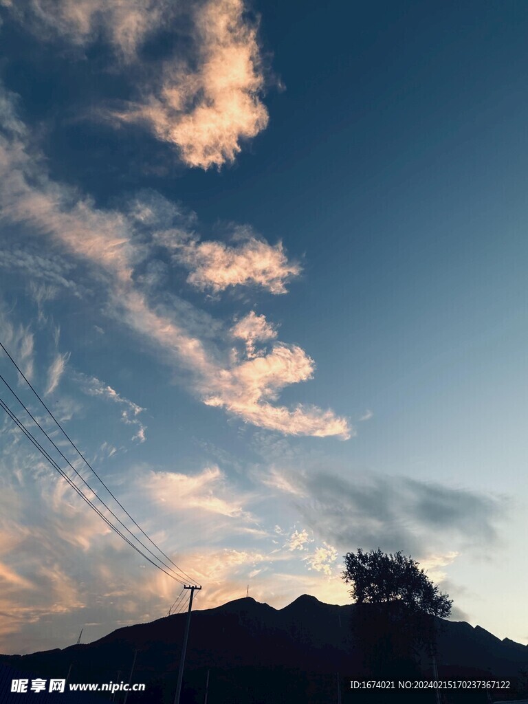 南大山上天空 