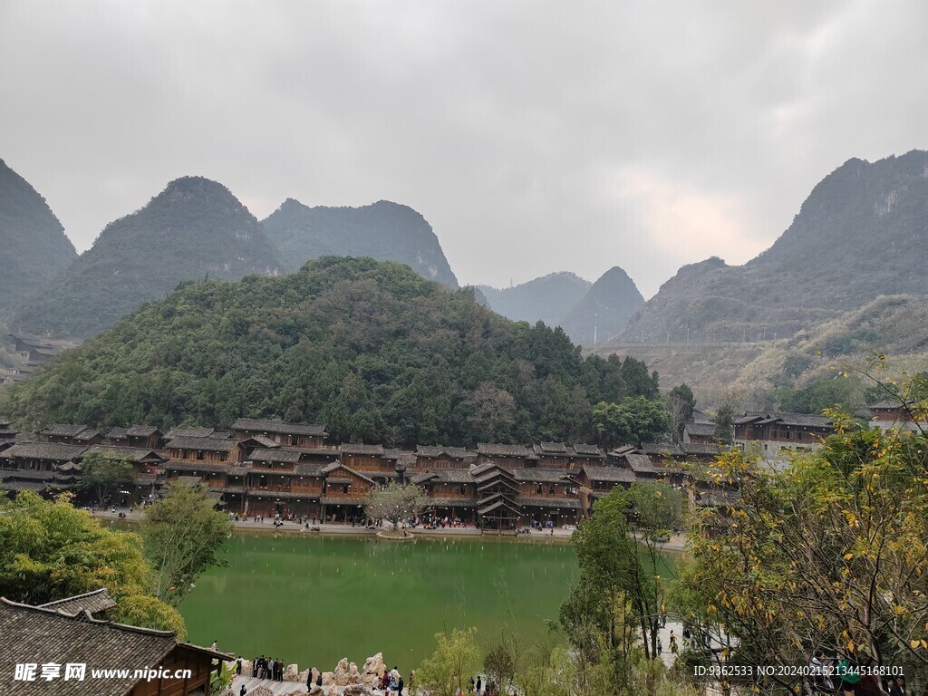 万峰布衣