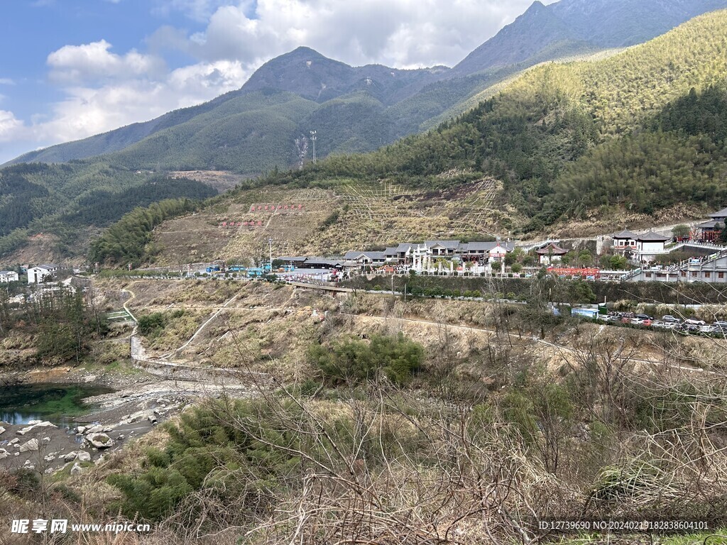 武功山大门远景图