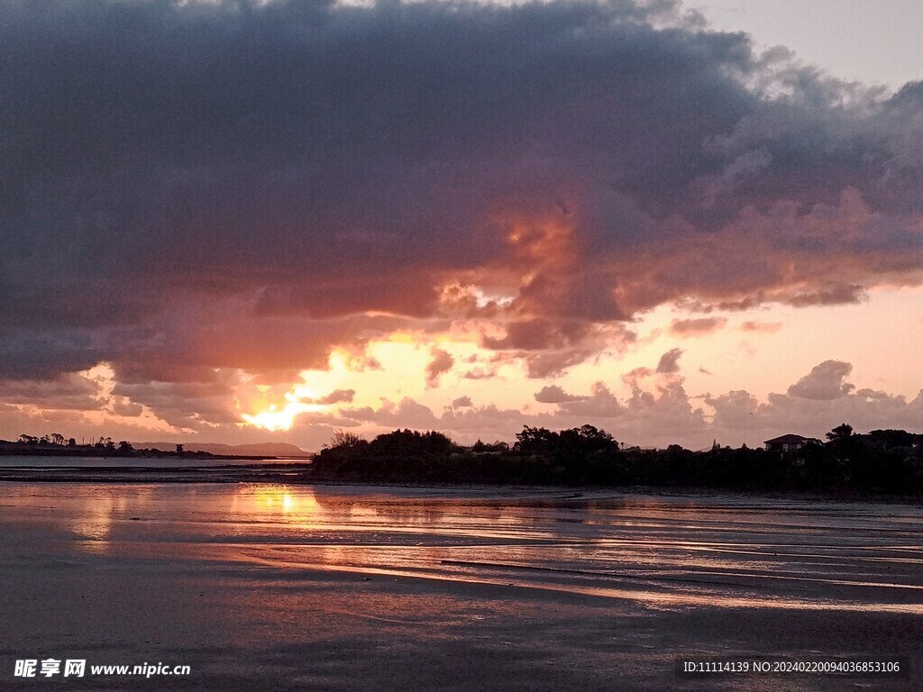 海滨晚霞风景