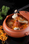 菌菇草鸡汤