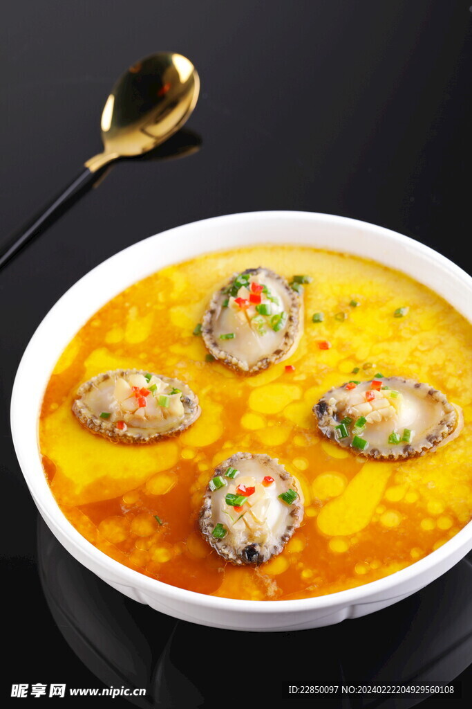 鲜鲍鱼炖草鸡蛋