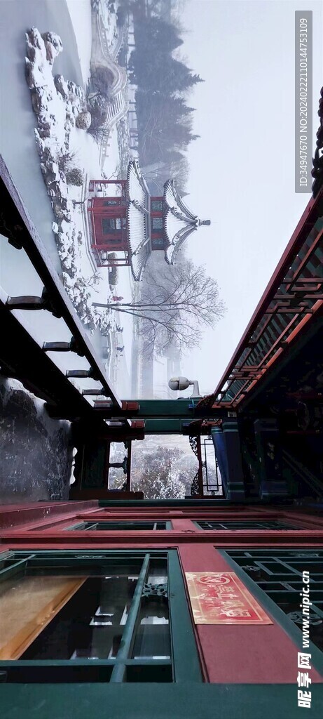 雪后茅亭屋舍