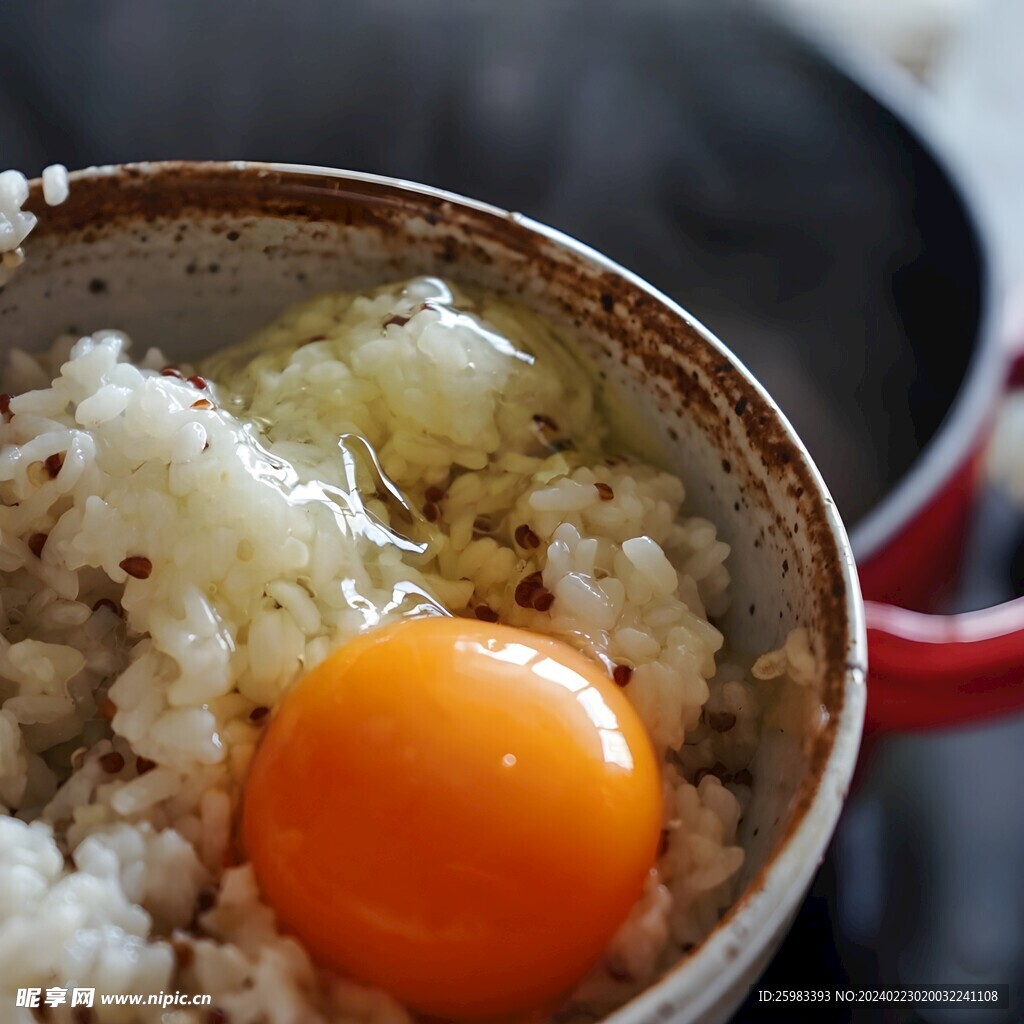 鸡蛋拌饭