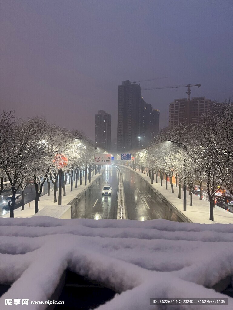 西安雪景图