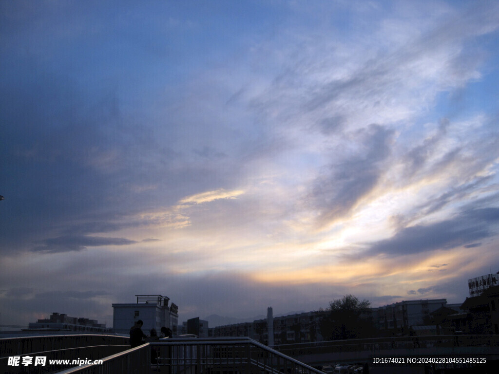 小区天空