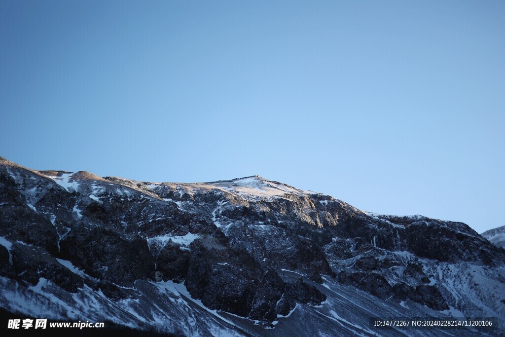 日照雪山