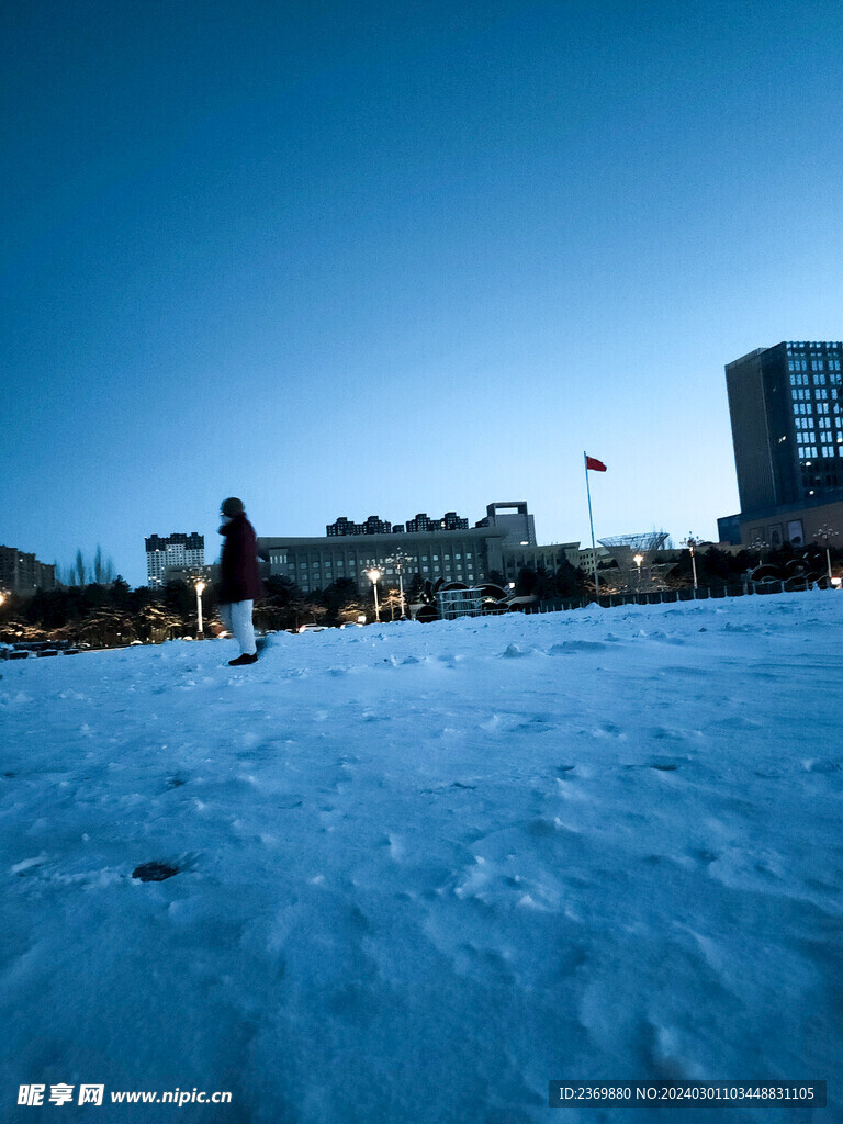 清晨雪景