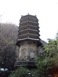 雪中密檐塔