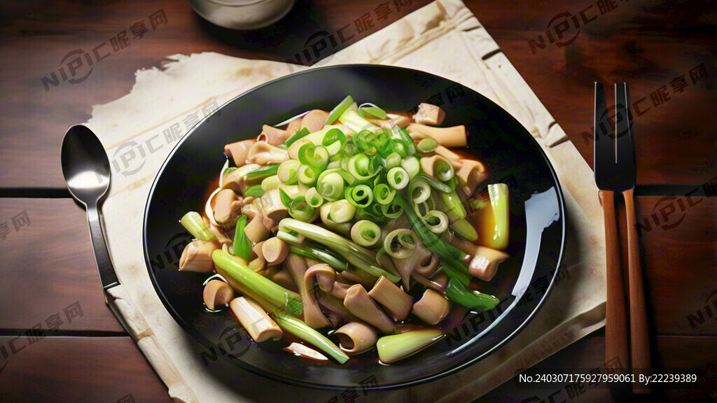 俯视图 一个盘子放着葱炒黄喉