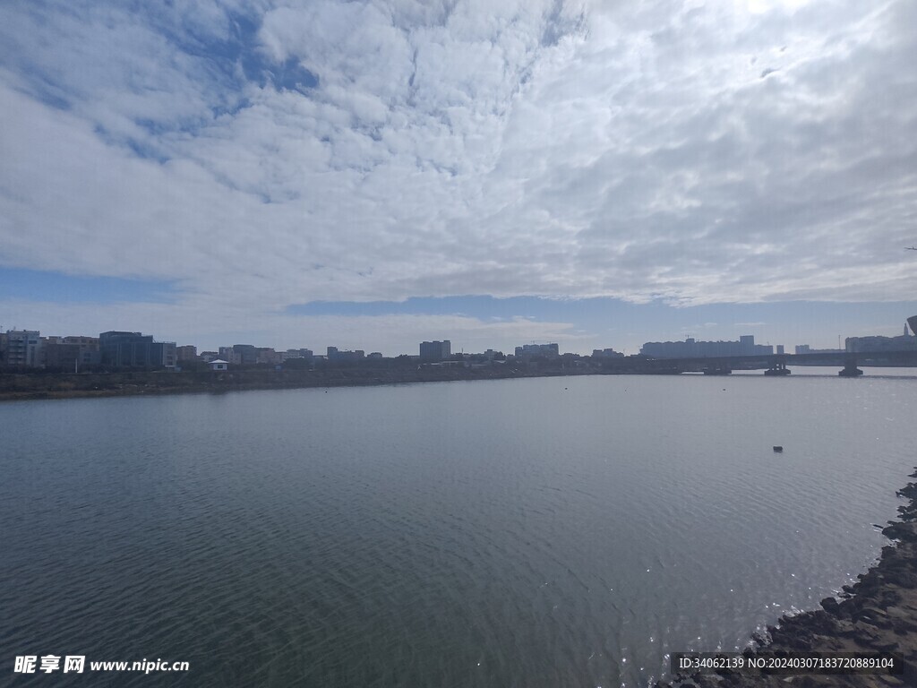 河边风景