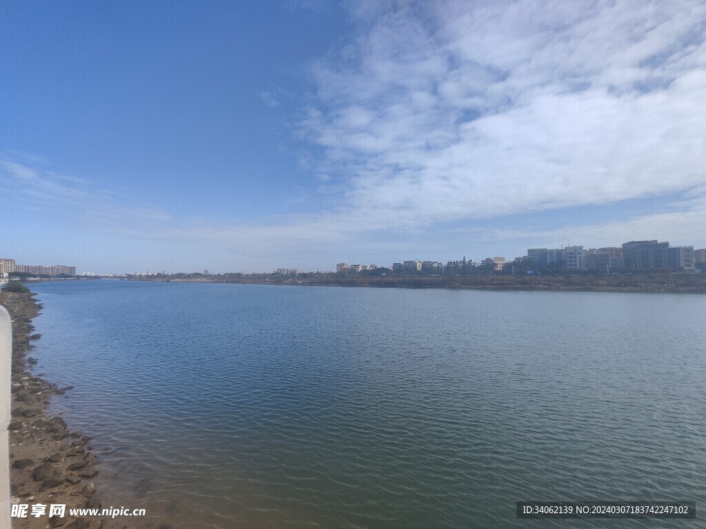 河边风景