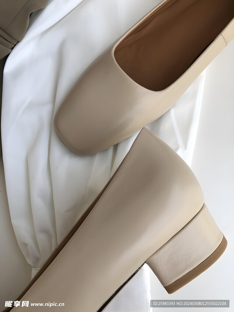 女式皮鞋
